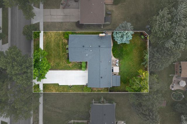2849 Hickory Street N, Fargo, ND 58102