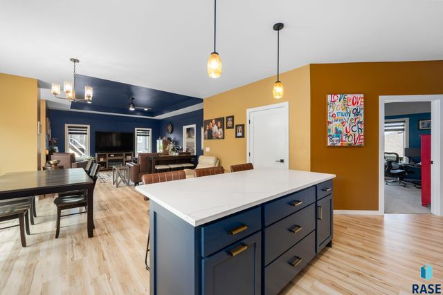 2400 W Trevi Pl Place, Sioux Falls, SD 57108