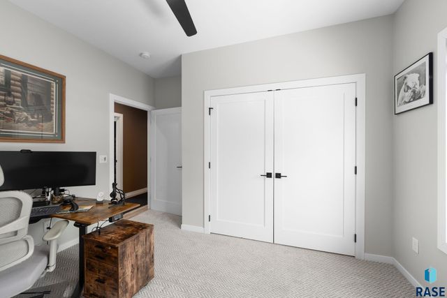 2400 W Trevi Pl Place, Sioux Falls, SD 57108