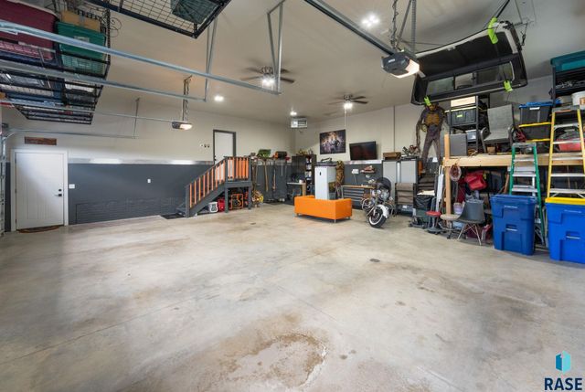 2400 W Trevi Pl Place, Sioux Falls, SD 57108