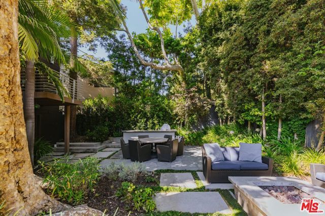 576 E Channel Road, Santa Monica, CA 90402