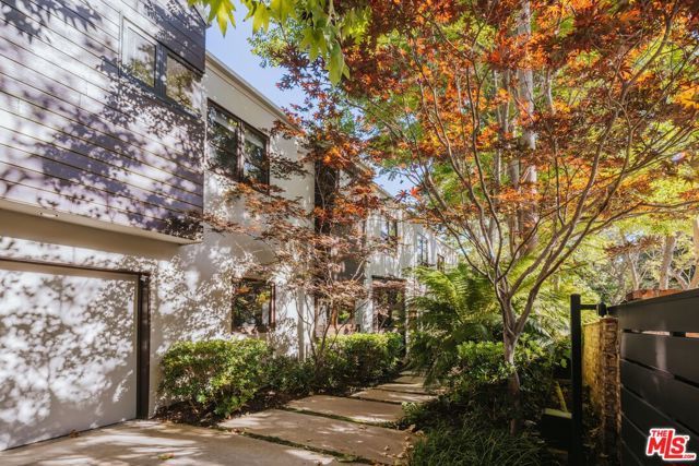 576 E Channel Road, Santa Monica, CA 90402