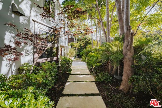 576 E Channel Road, Santa Monica, CA 90402