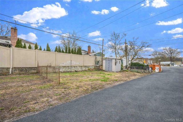 5649 206th Street, Oakland Gardens, NY 11364