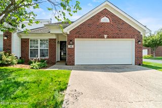 142 Charlton Wynde Dr, Louisville, KY 40245