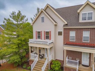 30 S Gardens Way, Fitchburg, WI 53711