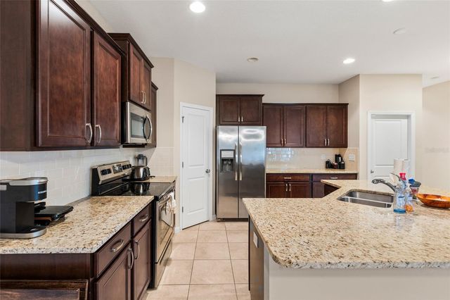 7727 TIMBERVIEW LOOP, Wesley Chapel, FL 33545