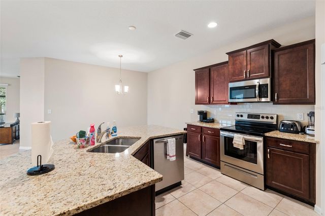7727 TIMBERVIEW LOOP, Wesley Chapel, FL 33545