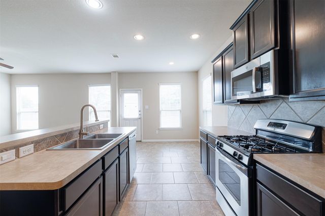 25322 Saddlebrook Ranch Drive, Tomball, TX 77375