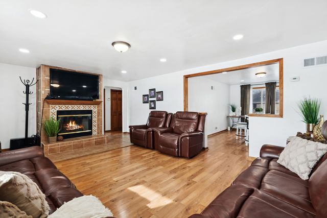 3904 W 137th Street, Crestwood, IL 60418