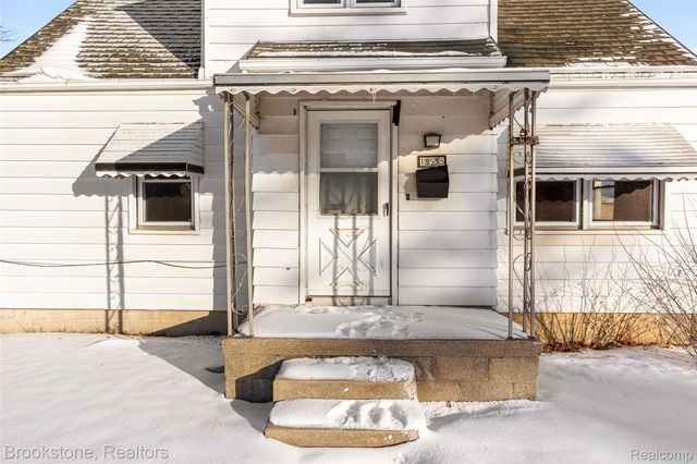 19595 Waldron Street, Roseville, MI 48066