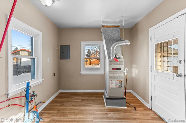 19595 Waldron Street, Roseville, MI 48066