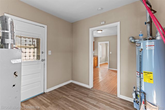 19595 Waldron Street, Roseville, MI 48066