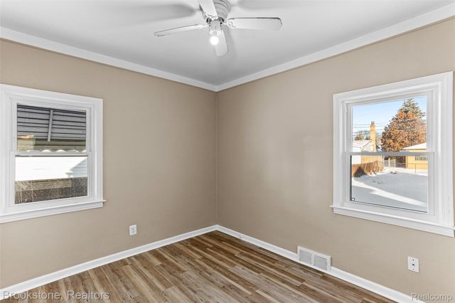 19595 Waldron Street, Roseville, MI 48066