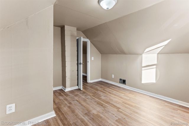 19595 Waldron Street, Roseville, MI 48066