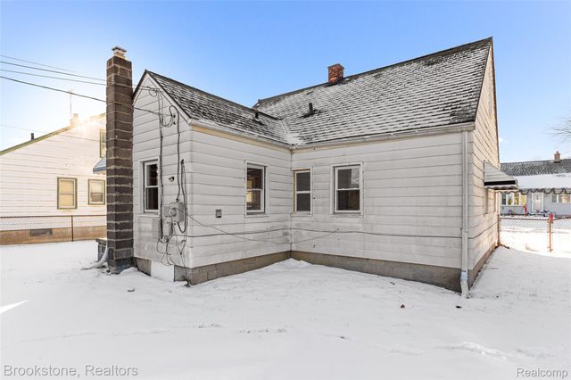 19595 Waldron Street, Roseville, MI 48066