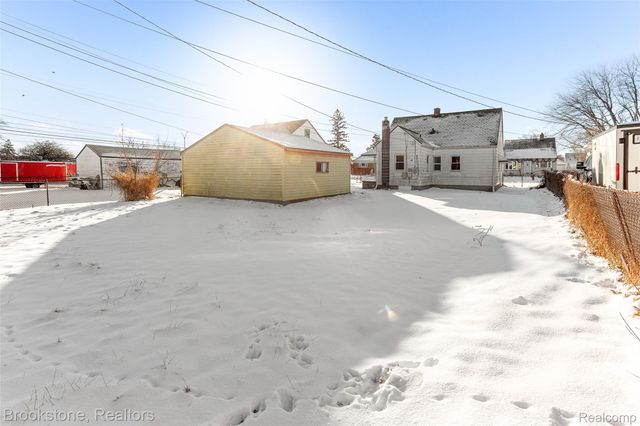 19595 Waldron Street, Roseville, MI 48066