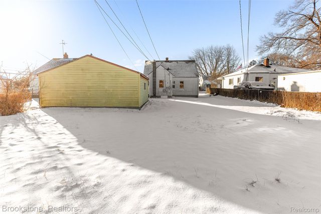 19595 Waldron Street, Roseville, MI 48066