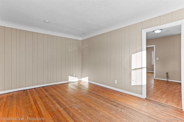 19595 Waldron Street, Roseville, MI 48066