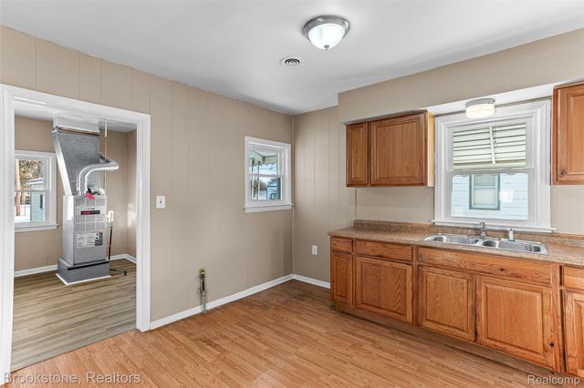 19595 Waldron Street, Roseville, MI 48066