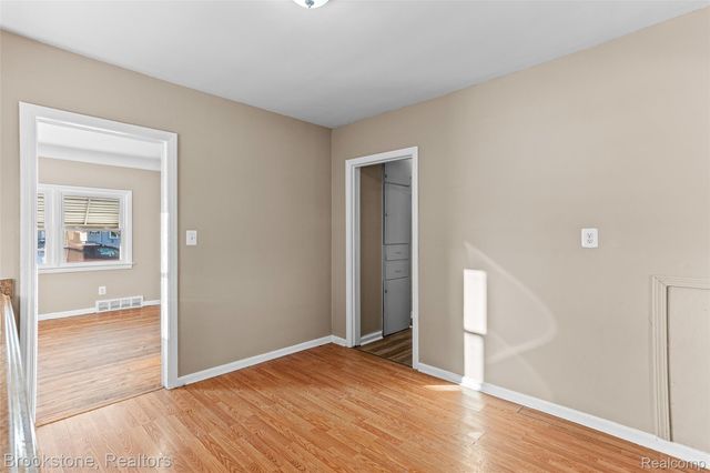 19595 Waldron Street, Roseville, MI 48066