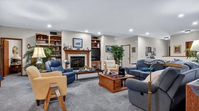 309 Tartan Place, Eau Claire, WI 54701