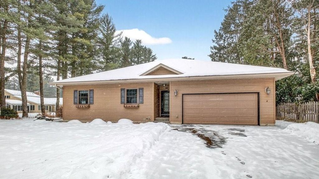 309 Tartan Place, Eau Claire, WI 54701