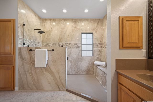 125 County Road 4720, Castroville, TX 78009