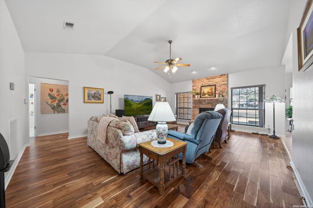 125 County Road 4720, Castroville, TX 78009