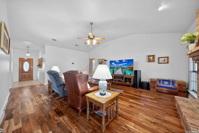 125 County Road 4720, Castroville, TX 78009