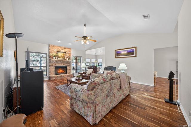 125 County Road 4720, Castroville, TX 78009