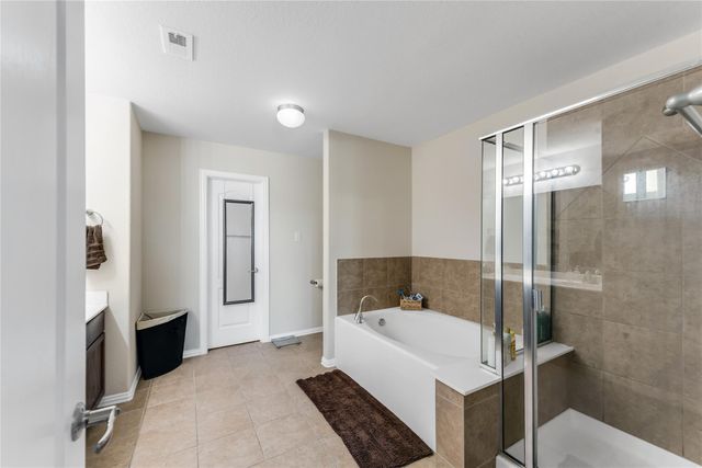 512 Forest Village Circle, La Marque, TX 77568