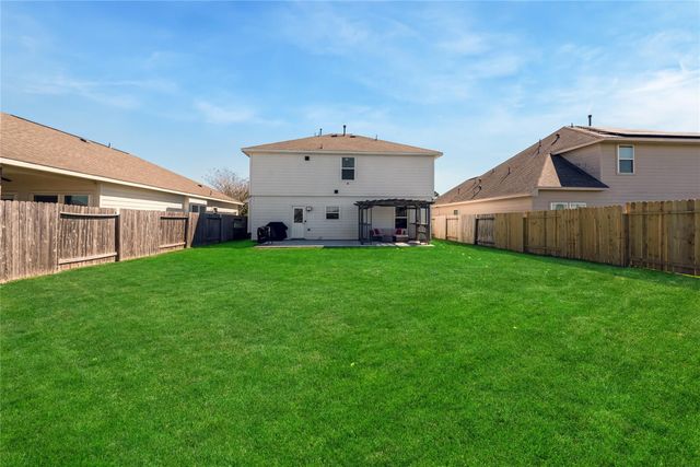 512 Forest Village Circle, La Marque, TX 77568