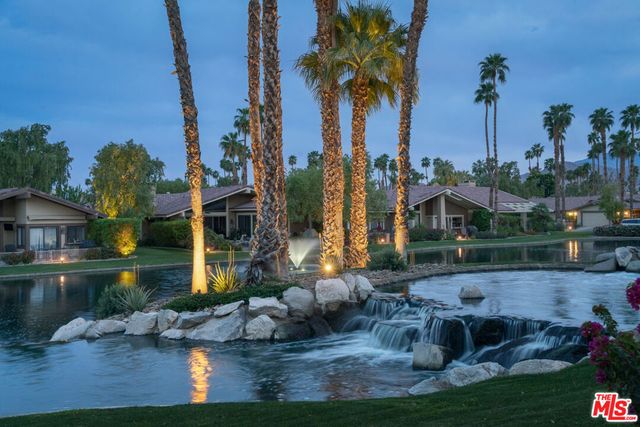 106 Tanglewood Trail, Palm Desert, CA 92211