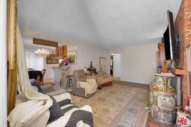 1019 American Place, Costa Mesa, CA 92627