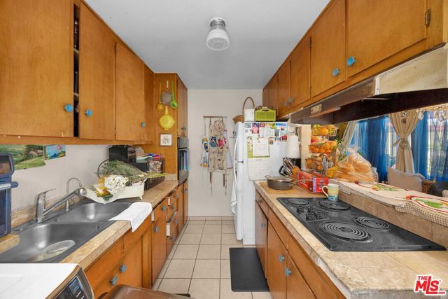 1019 American Place, Costa Mesa, CA 92627
