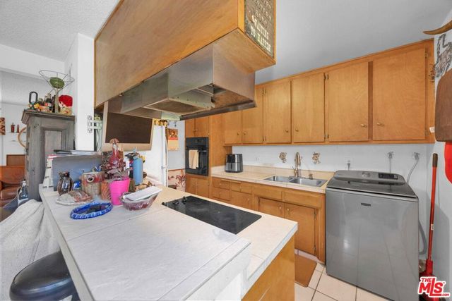1019 American Place, Costa Mesa, CA 92627