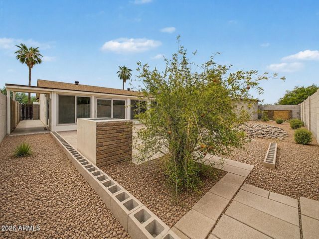 5916 W MONTE VISTA Road, Phoenix, AZ 85035