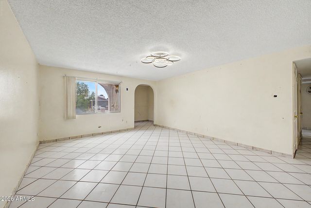 5916 W MONTE VISTA Road, Phoenix, AZ 85035