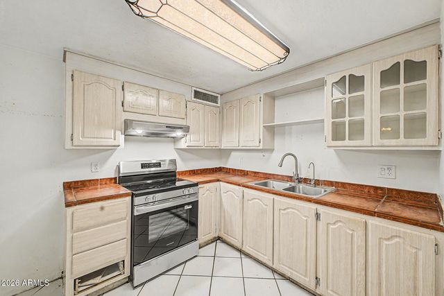 5916 W MONTE VISTA Road, Phoenix, AZ 85035