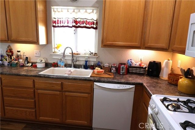 1890 North, Corning, CA 96021