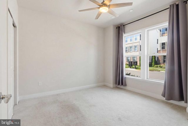1946 GREENBRIAR HALL RD, Dumfries, VA 22026