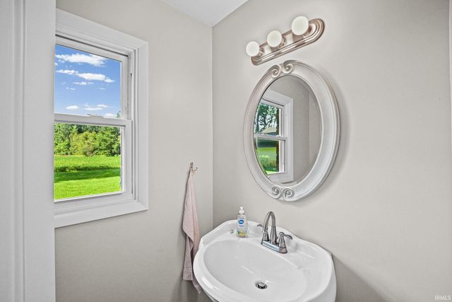 11386 W 1200 n Road, Monticello, IN 47960