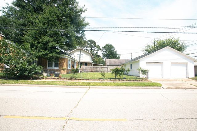 3229 Wisconsin Street, Baytown, TX 77520