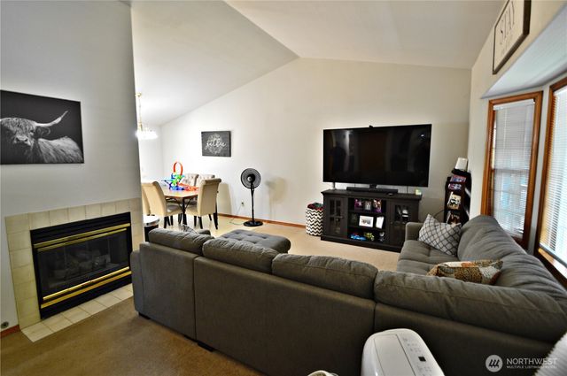 12012 115th Avenue Ct E, Puyallup, WA 98374