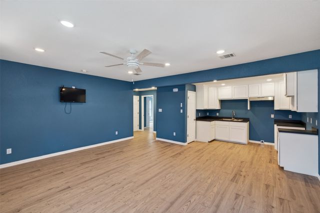 603 E Willingham Street, Cleburne, TX 76031