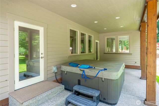 8401 Dawn Hill Drive SE, Olympia, WA 98513