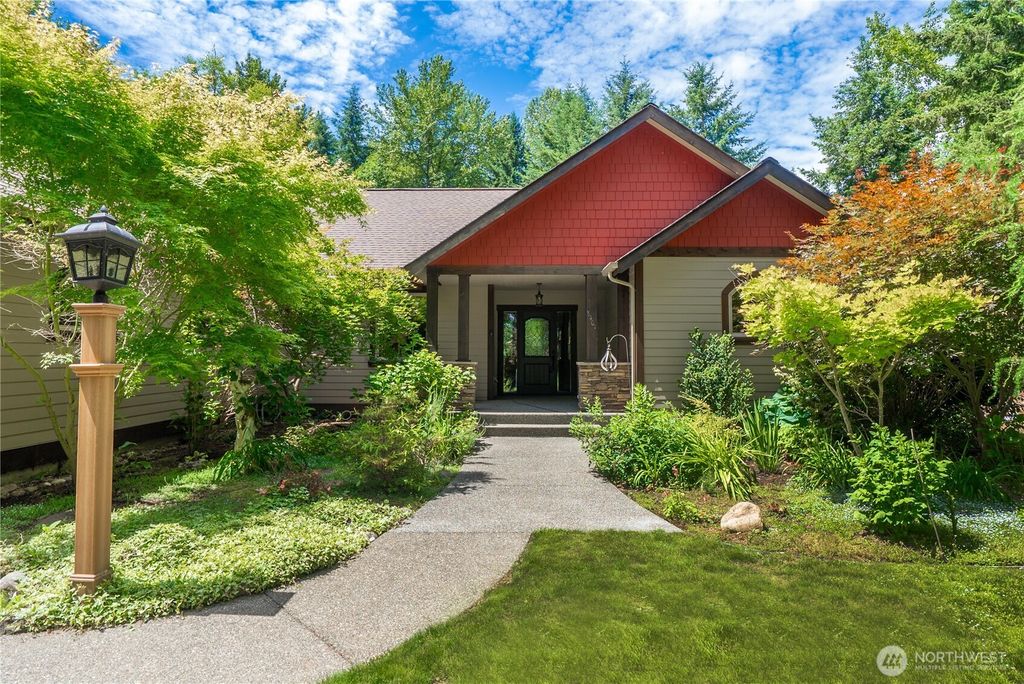 8401 Dawn Hill Drive SE, Olympia, WA 98513
