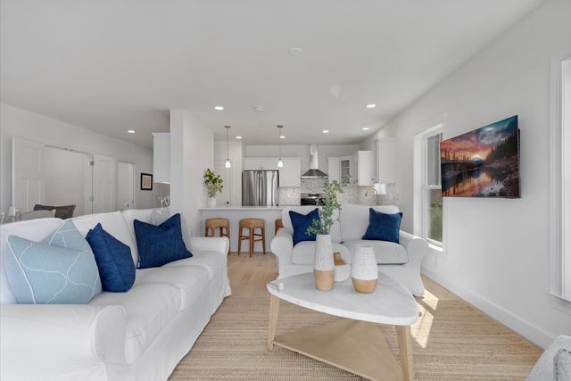 29 Parkers Neck Road, South Yarmouth, MA 02664