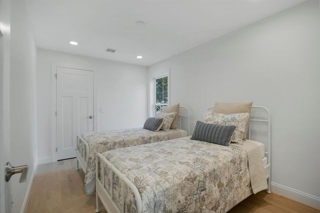 29 Parkers Neck Road, South Yarmouth, MA 02664